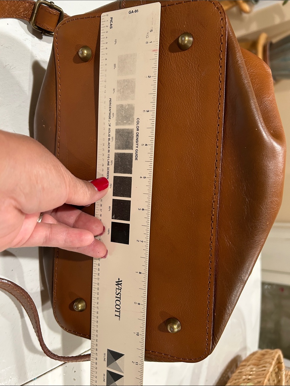 I Medici Classic Brown Leather Shoulder Hobo Bag - Picture 10 of 15